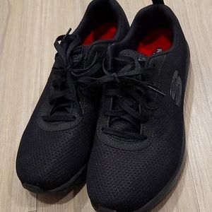 Skechers slip resistant shoes